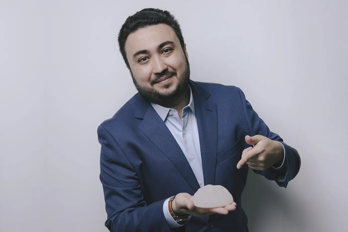 Cirurgião Plástico Especializado em Cirurgias Corporais e de Mamas